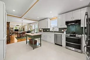 6 Linden St, Salem, MA 01970 - Photo 7