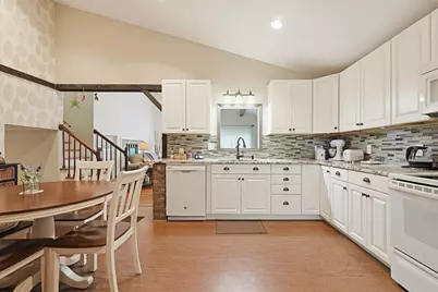 81 Florida Ave, Bellingham, MA 02019 - Photo 5