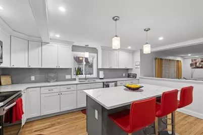 32 Fremont St, Taunton, MA 02780 - Photo 11