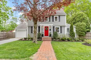 152 Oak St, Reading, MA 01867 - Photo 1
