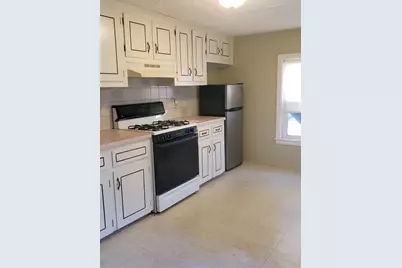 7 Greenwood St #A, Wakefield, MA 01880 - Photo 3