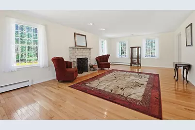 5 Chestnut St, Plainville, MA 02762 - Photo 11