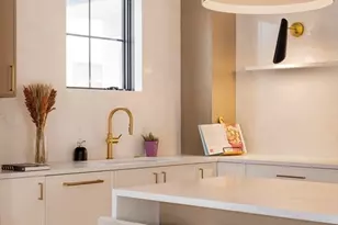 19 S Waverly St, Boston, MA 02135 - Photo 11