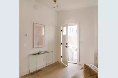19 South Waverly St #19, Boston, MA 02135 - Photo 5