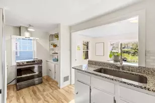 567 Poplar St, Boston, MA 02131 - Photo 13