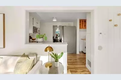 567 Poplar St, Boston, MA 02131 - Photo 17