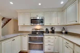 35 Blueberry Ln, Reading, MA 01867 - Photo 7
