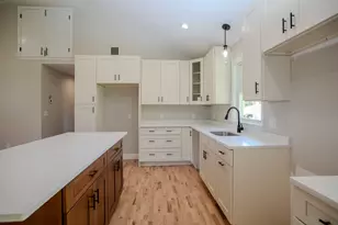 205 Eastview Ave, Somerset, MA 02726 - Photo 9
