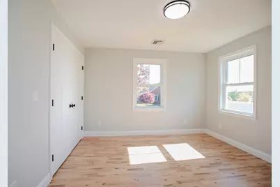 205 Eastview Ave, Somerset, MA 02726 - Photo 17
