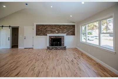 205 Eastview Ave, Somerset, MA 02726 - Photo 5