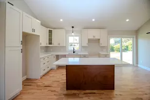 205 Eastview Ave, Somerset, MA 02726 - Photo 7