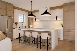 19 S Waverly St, Boston, MA 02135 - Photo 9
