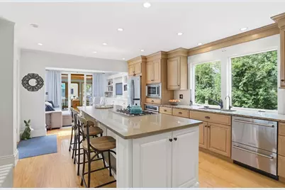 253 Great Rd, Bedford, MA 01730 - Photo 5