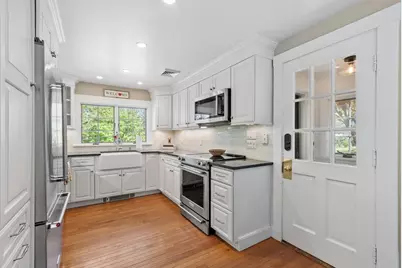 25 Naples Road, Melrose, MA 02176 - Photo 11