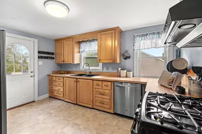 8 Cressey, Salem, MA 01970 - Photo 7