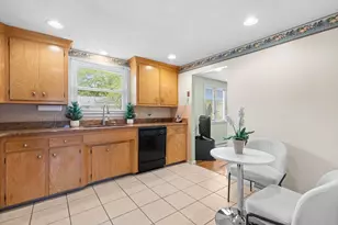 262 Sanders Ave, Lowell, MA 01851 - Photo 9