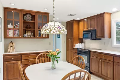 32 Hayden Lane, Bedford, MA 01730 - Photo 3