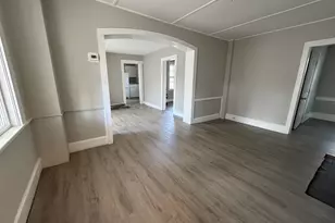 93 Friend St, Amesbury, MA 01913 - Photo 3