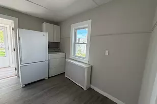 93 Friend St, Amesbury, MA 01913 - Photo 11
