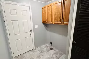 93 Grochmal Ave, Springfield, MA 01150 - Photo 17
