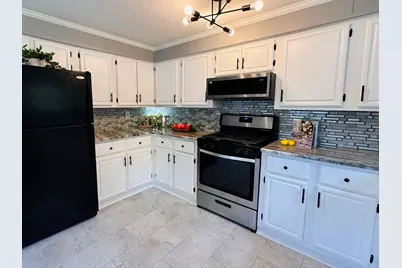 93 Grochmal Ave #119, Springfield, MA 01150 - Photo 9