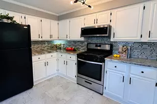 93 Grochmal Ave, Springfield, MA 01150 - Photo 9