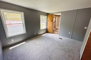 93 Grochmal Ave, Springfield, MA 01150 - Photo 23