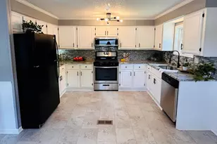 93 Grochmal Ave, Springfield, MA 01150 - Photo 5