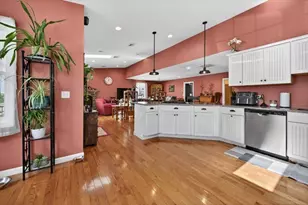 8 Alsop St, Fall River, MA 02723 - Photo 15