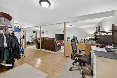 8 Alsop St, Fall River, MA 02723 - Photo 31