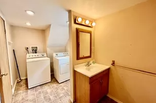 13 Florence St, Chicopee, MA 01013 - Photo 15