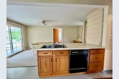 13 Florence St, Chicopee, MA 01013 - Photo 13