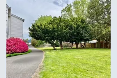 13 Florence St, Chicopee, MA 01013 - Photo 39