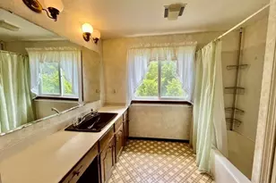 13 Florence St, Chicopee, MA 01013 - Photo 29