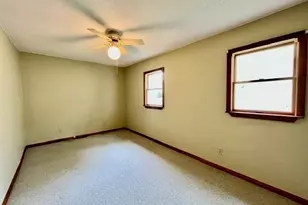 13 Florence St, Chicopee, MA 01013 - Photo 17