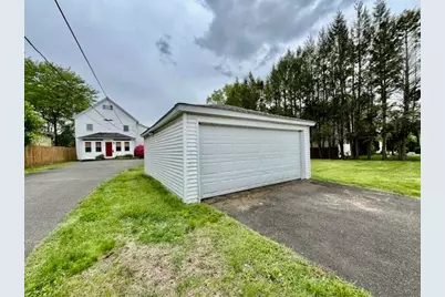13 Florence St, Chicopee, MA 01013 - Photo 41