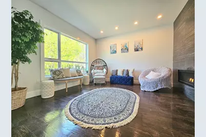 738 Watertown St, Newton, MA 02460 - Photo 3