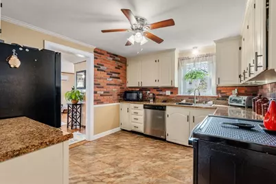40 Manor Rd, Shrewsbury, MA 01545 - Photo 11