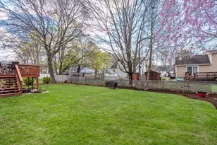 40 Manor Rd, Shrewsbury, MA 01545 - Photo 3