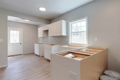 3 Williams St #2, Pepperell, MA 01463 - Photo 5