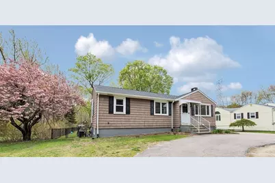 881 Pleasant St, Stoughton, MA 02072 - Photo 27