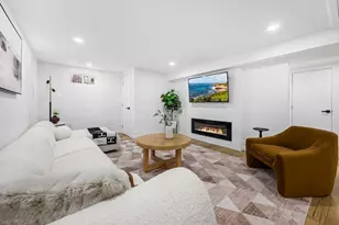 52 Park St, Boston, MA 02132 - Photo 33