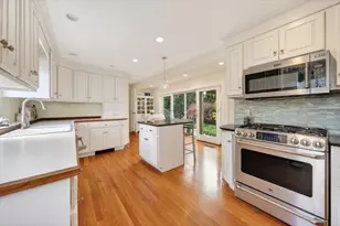 18 Cottage St, Hingham, MA 02043 - Photo 17
