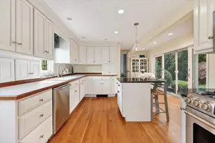18 Cottage St, Hingham, MA 02043 - Photo 15
