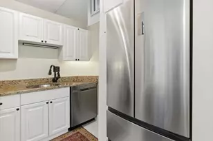 65 Glen Rd, Brookline, MA 02445 - Photo 15