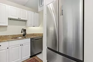 65 Glen Rd, Brookline, MA 02445 - Photo 15