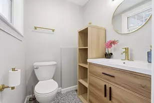 97 Trenton St, Melrose, MA 02176 - Photo 15