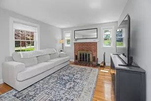 9 MacDonald Cir, Walpole, MA 02081 - Photo 5