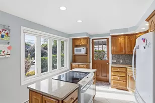115 Collincote St, Stoneham, MA 02180 - Photo 9