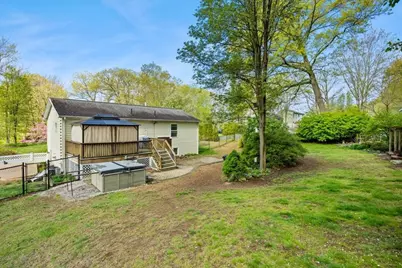 20 Ascension St, Blackstone, MA 01504 - Photo 9